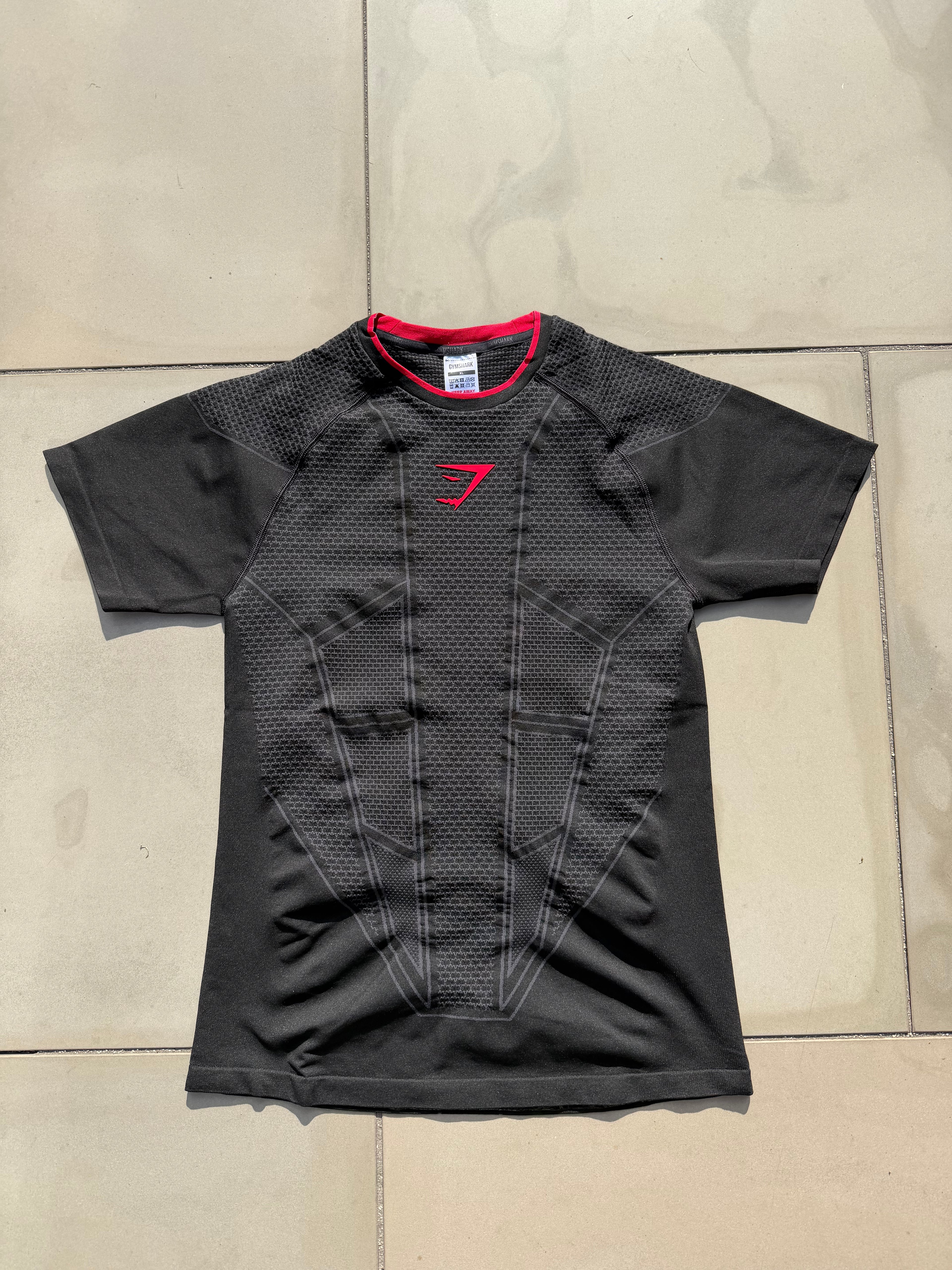 Gymshark Onyx V1 T-Shirt - Black/Onyx Grey/Carmine Red