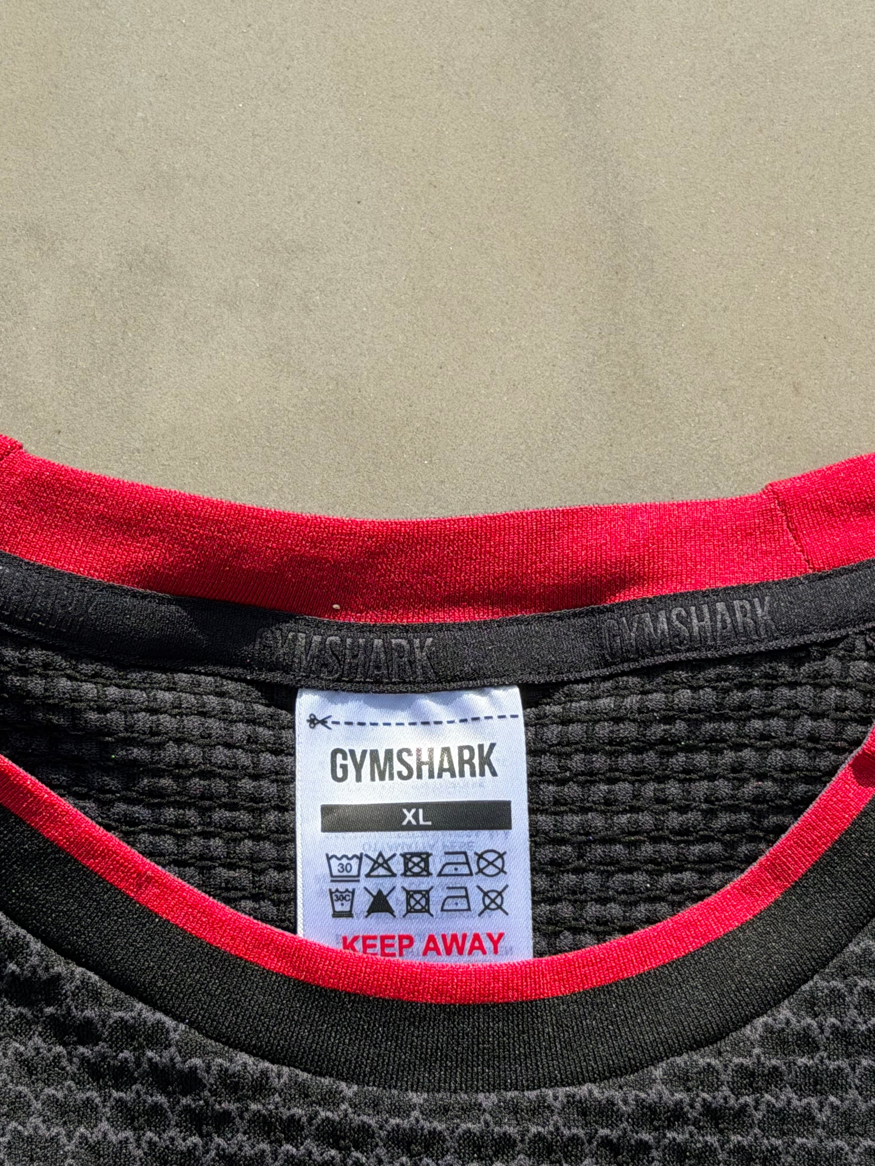 Gymshark Onyx V1 T-Shirt - Black/Onyx Grey/Carmine Red